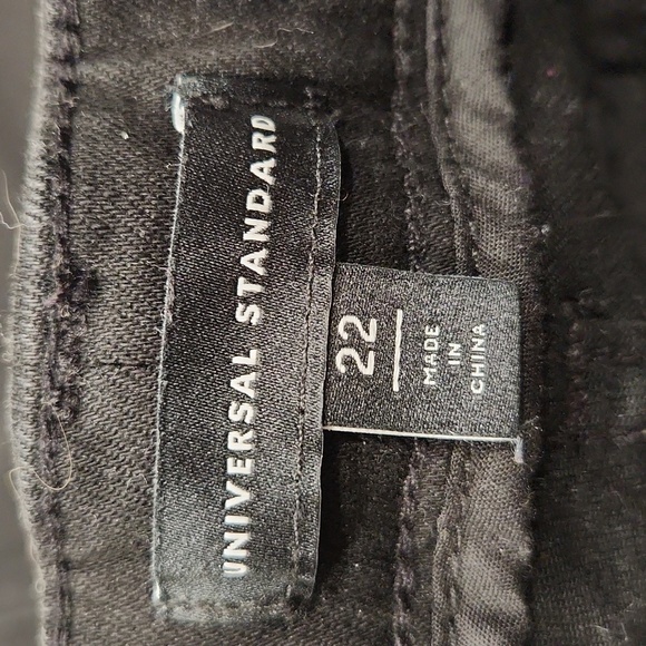 Universal Standard 22 Black Bootcut Jeans Like New or NWOT - Picture 2 of 5